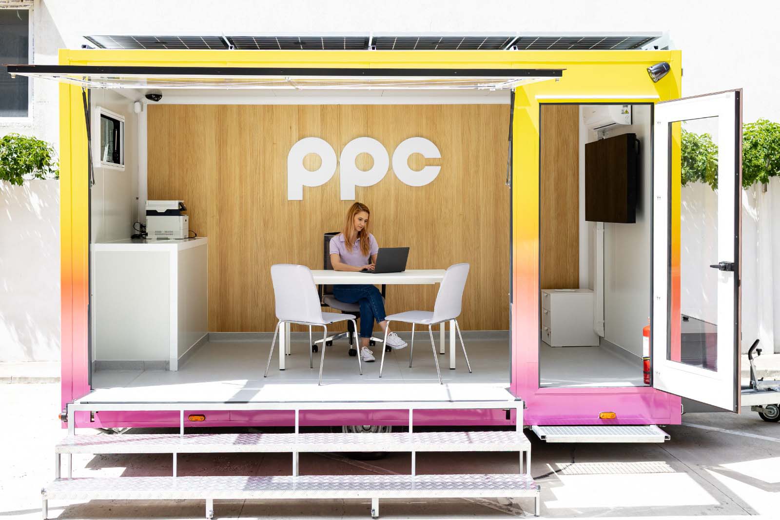 PPC Energie lansează un proiect-pilot de magazin mobil pentru comunitățile locale din județul Giurgiu
