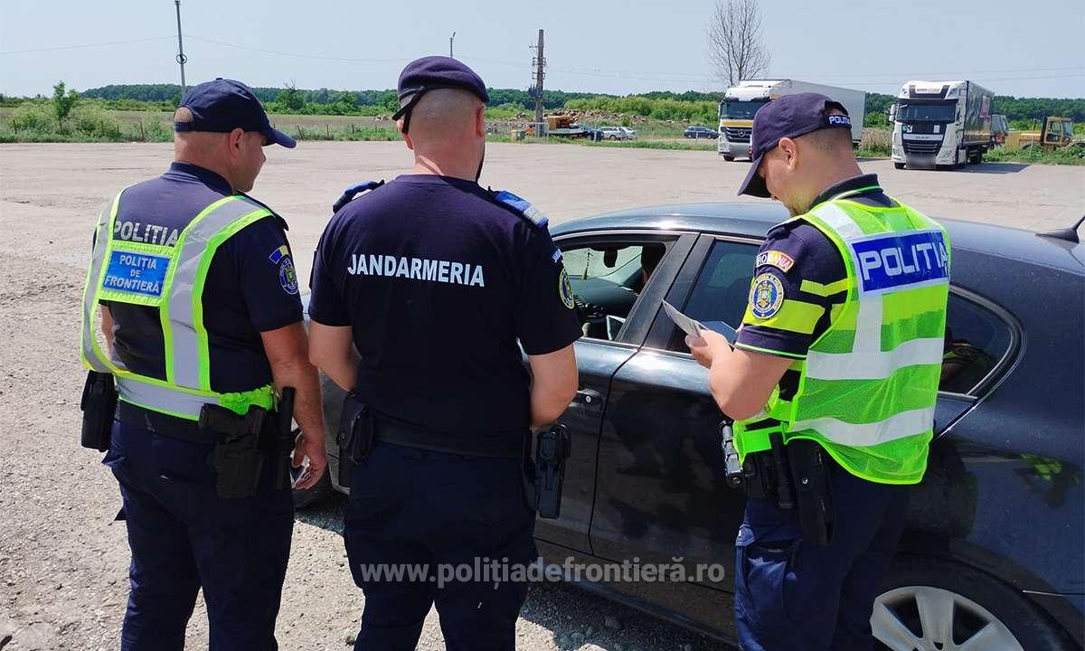 Substanțe dopante în valoare de 150.000 de euro, descoperite de polițiștii de frontieră giurgiuveni într-un colet transportat ilegal