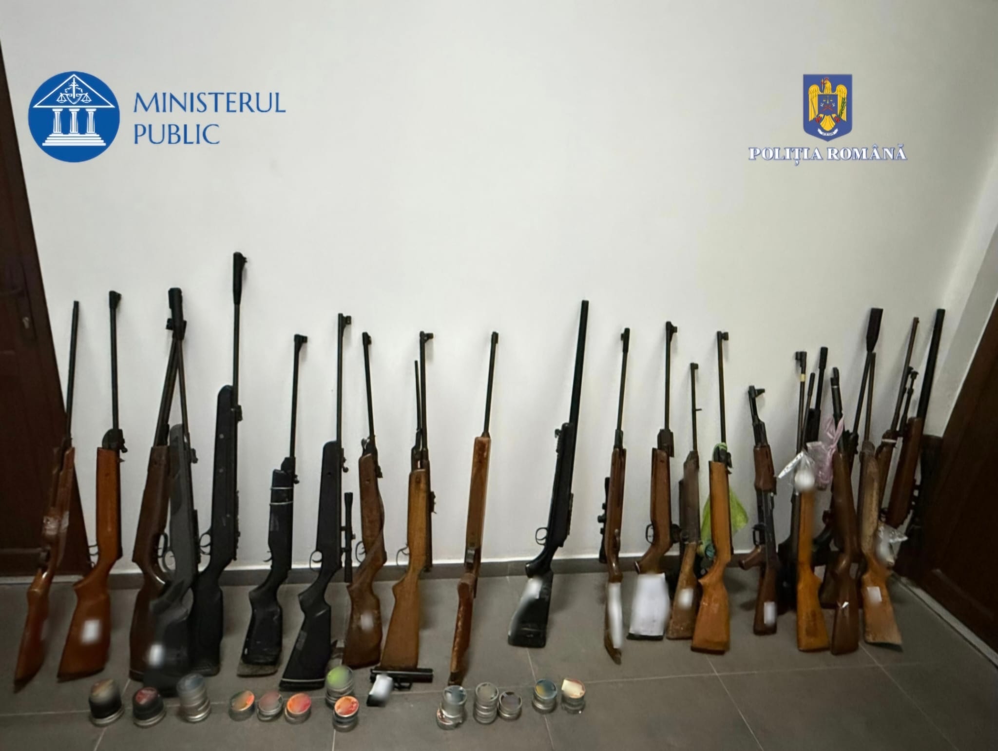 Arme și muniții deținute ilegal