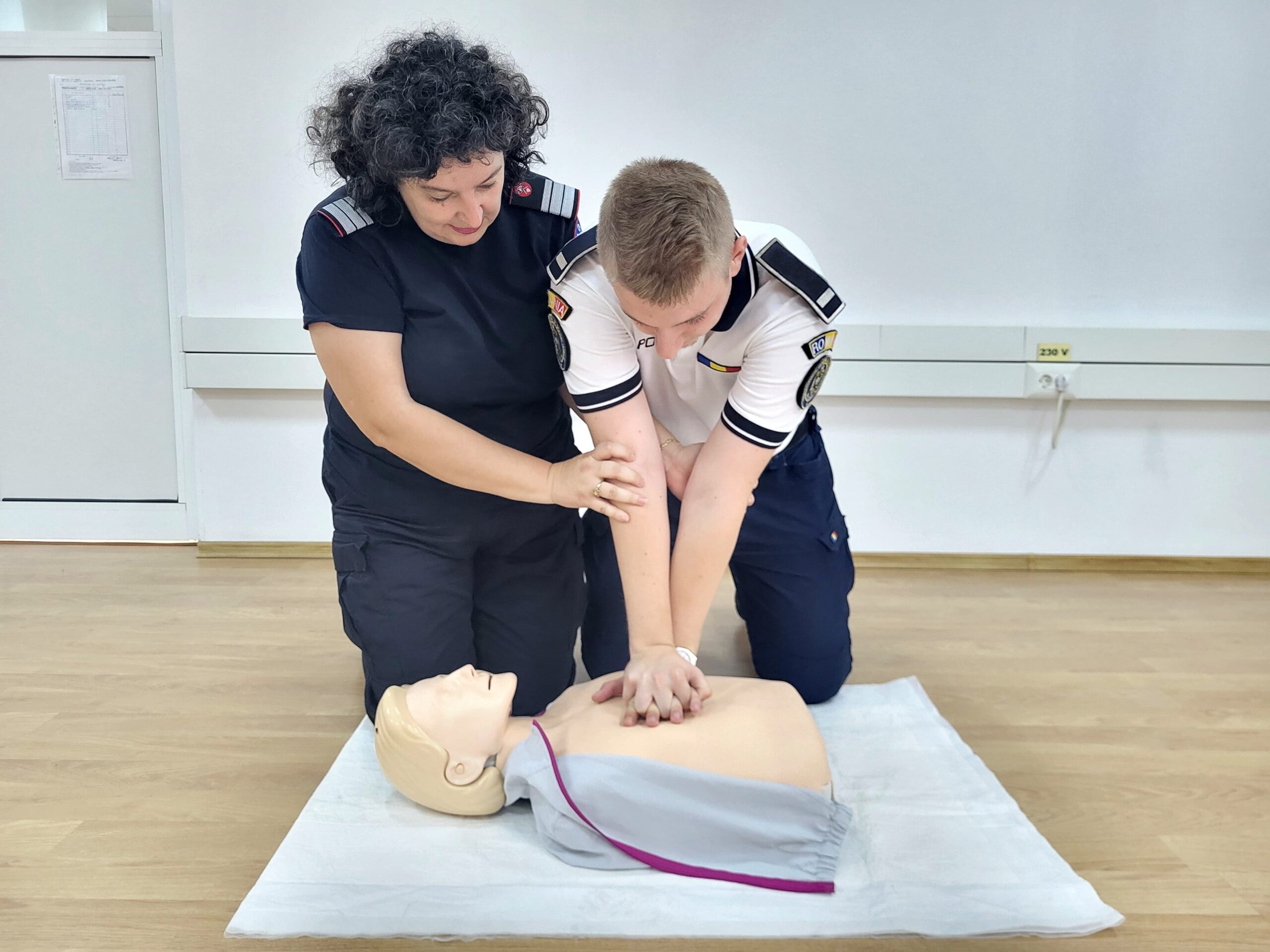 Prim ajutor: Polițiștii din Giurgiu, instruiți de specialiștii SMURD