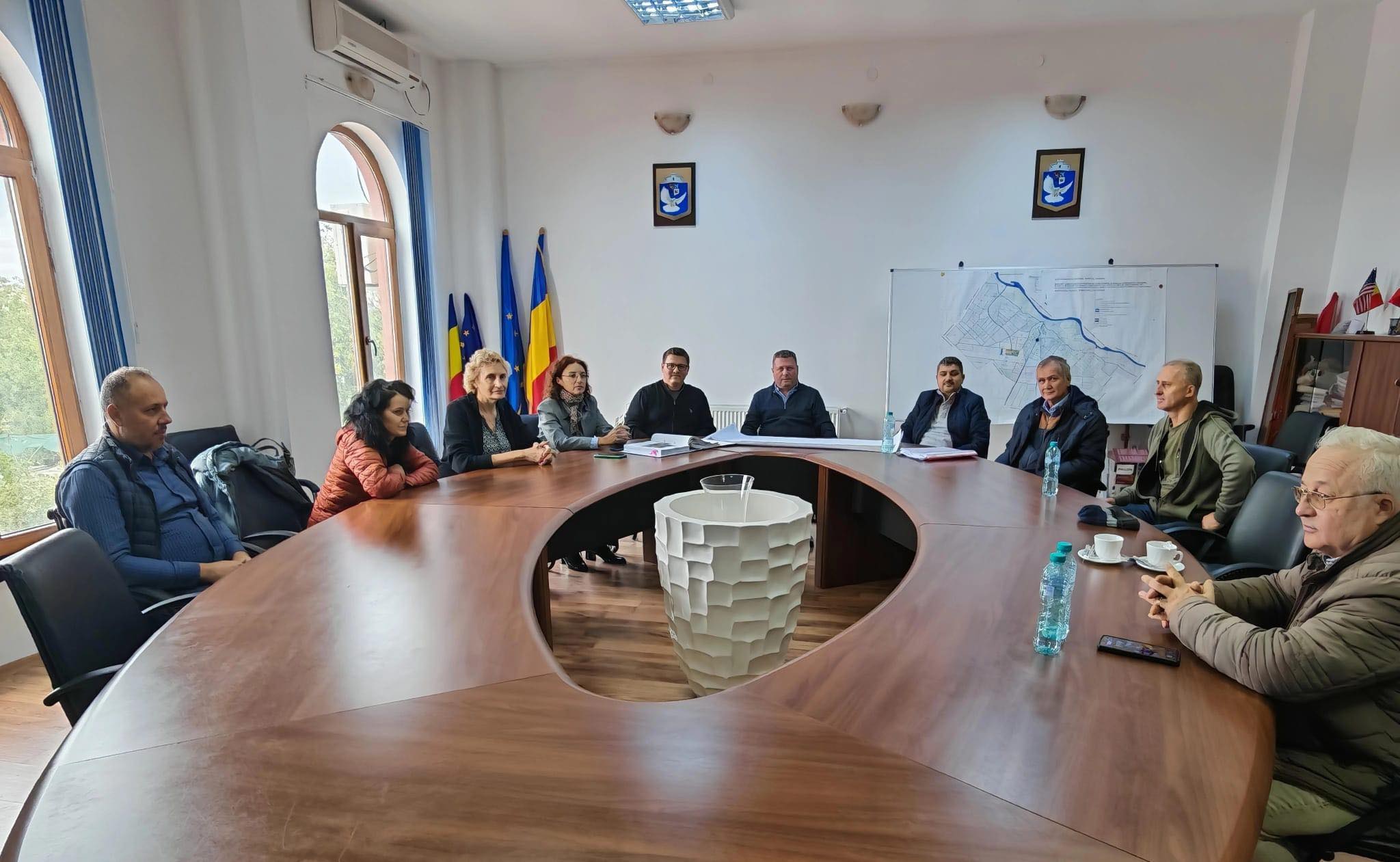 Astăzi, la Primăria Adunații Copăceni, a avut loc dezbaterea publică privind acordul de mediu pentru studiul de fezabilitate al Canalului Dunăre–București
