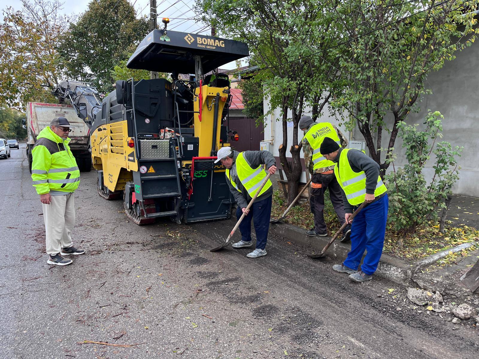 Astăzi au început lucrările de frezare a carosabilului pe șoseaua Alexandriei