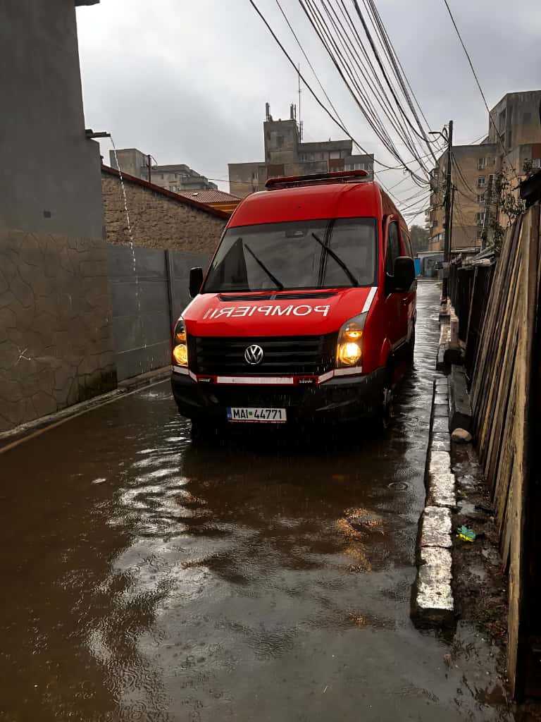 Peste 50 de intervenții în contextul codurilor roșu și portocaliu de ploi