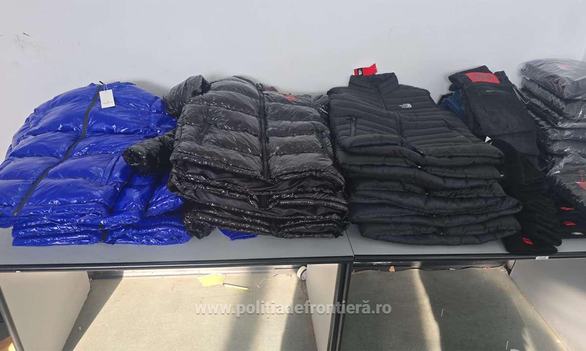 Peste 1.600 de produse susceptibile a fi contrafăcute, confiscate de către polițiștii de frontieră giurgiuveni