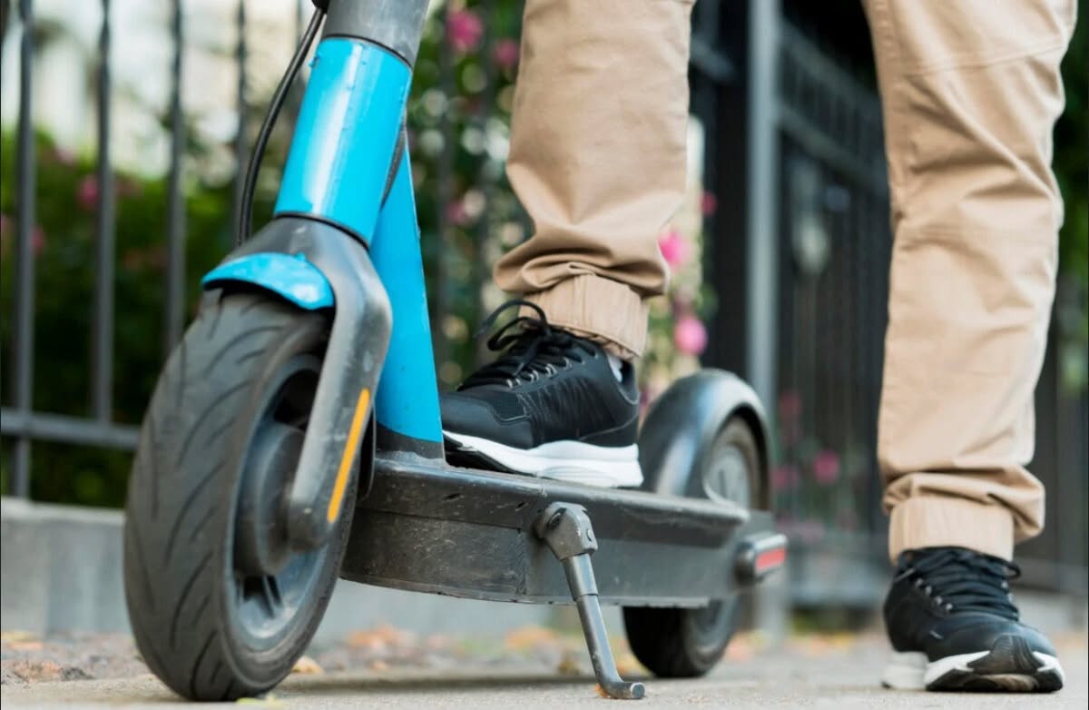 Reguli stricte pentru circulația cu trotinetele electrice!