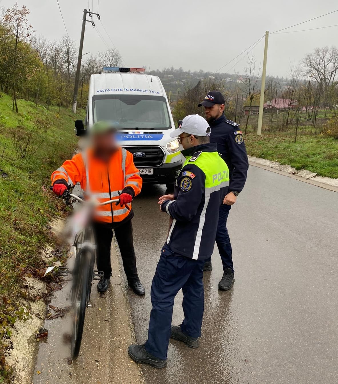 PIETONII ȘI BICICLIȘTII, ÎN ATENȚIA POLIȚIȘTILOR RUTIERI