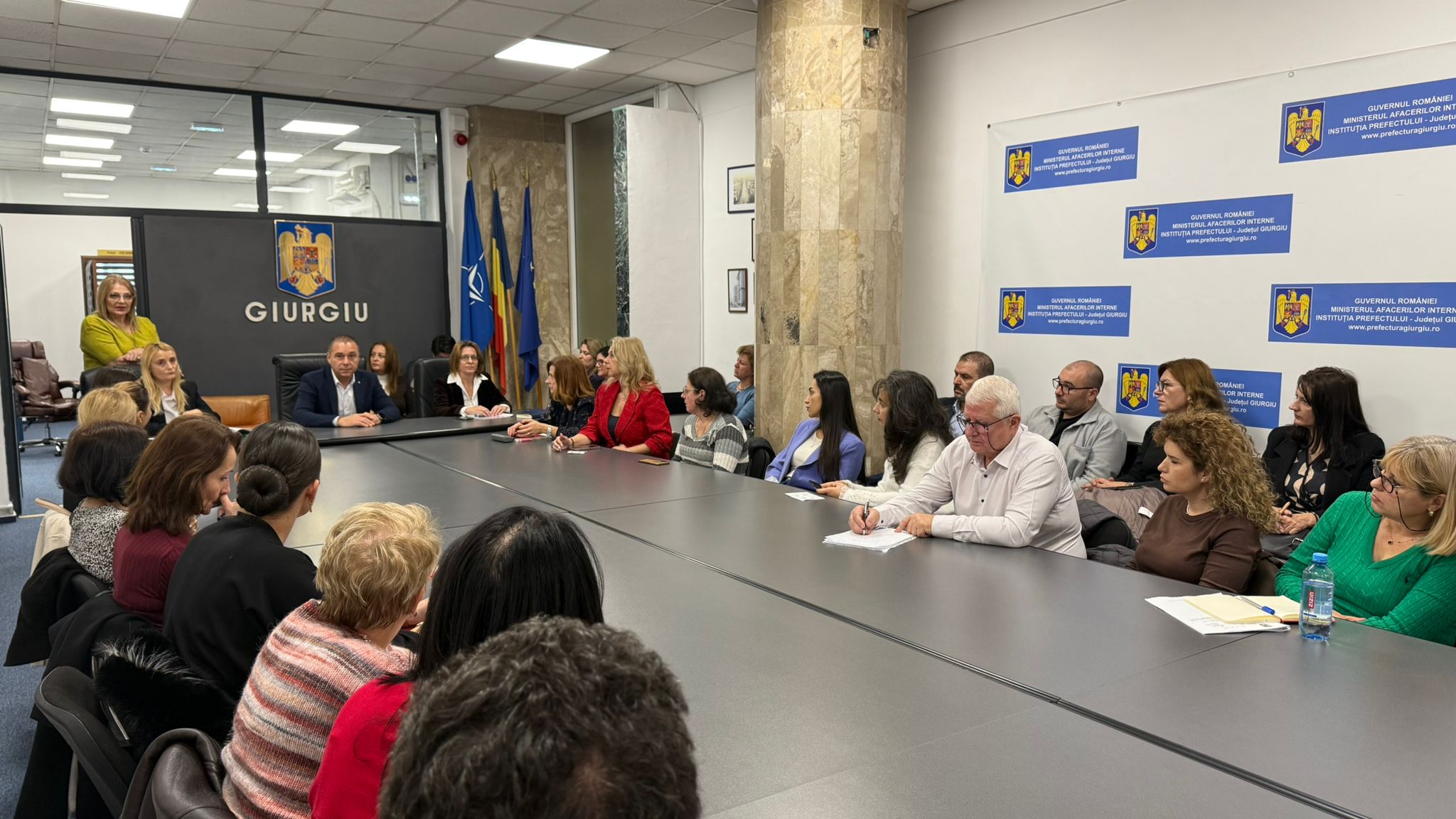 Secretarii generali ai U.A.T-urilor din județul Giurgiu, în ședință de lucru împreună cu reprezentanți ai Prefecturii