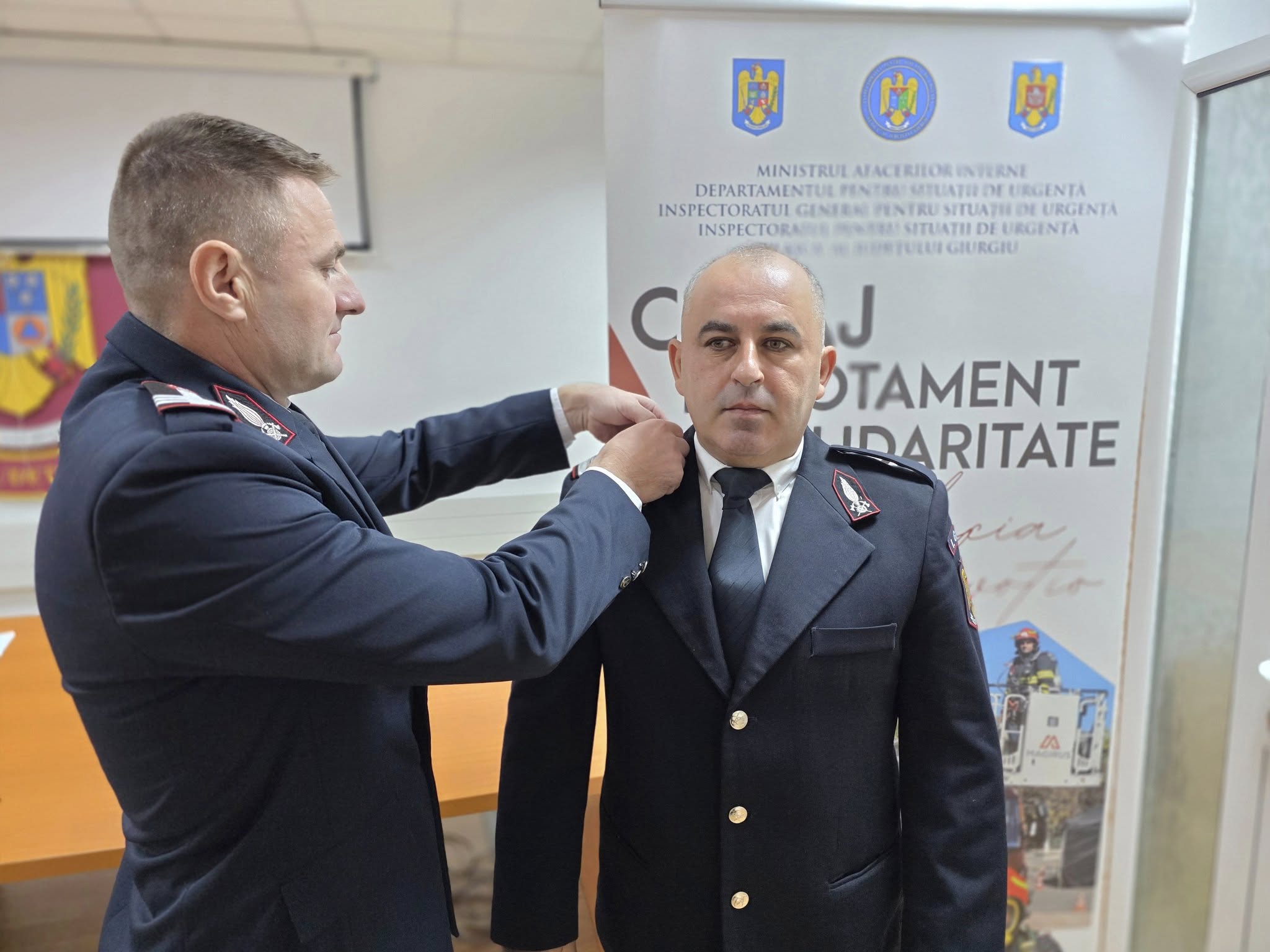 Cinci pompieri, au fost avansați în gradul militar următor cu prilejul sărbătoririi Zilei Naționale a României