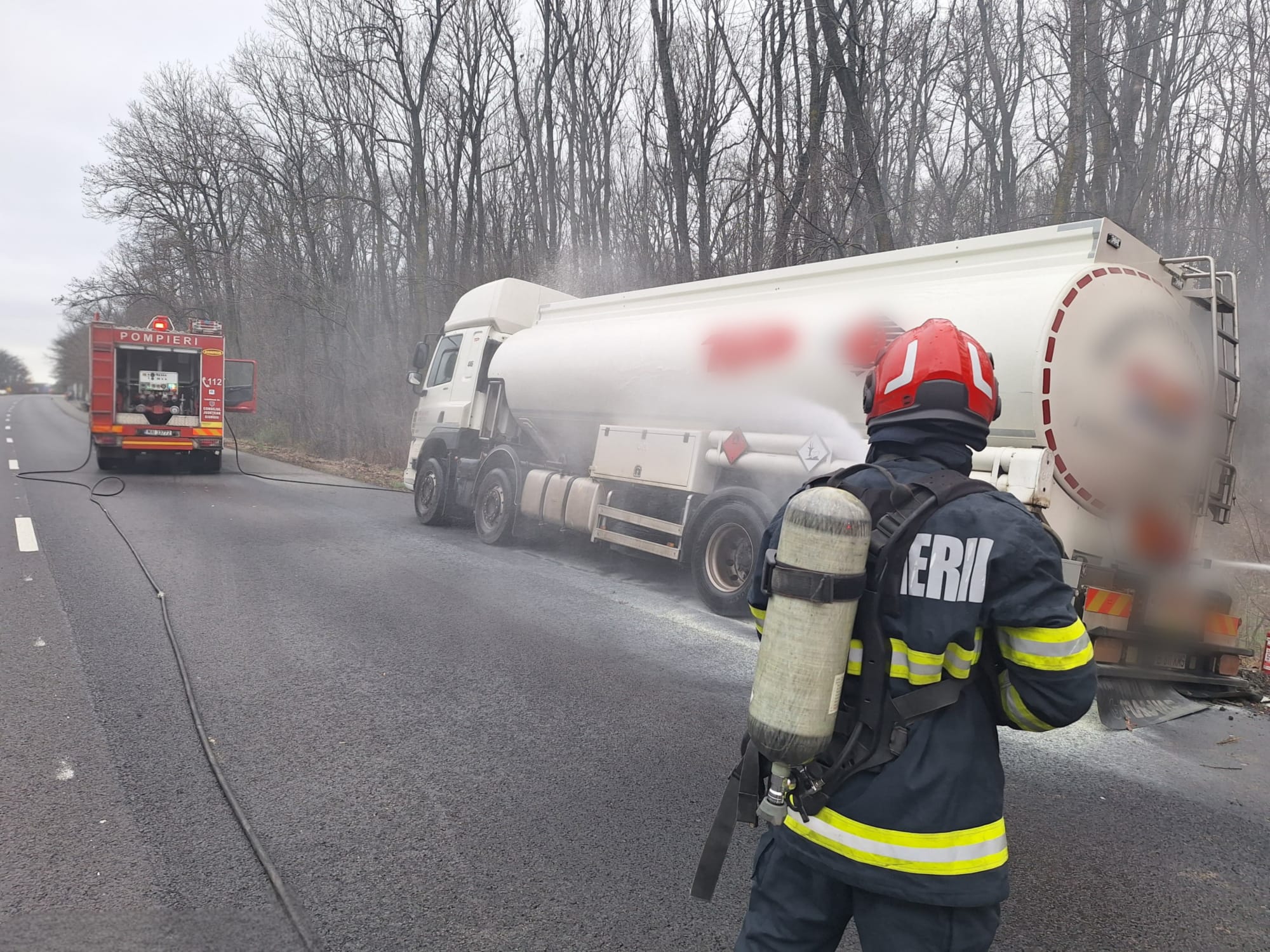 Incendiu produs la anvelopa unei cisterne