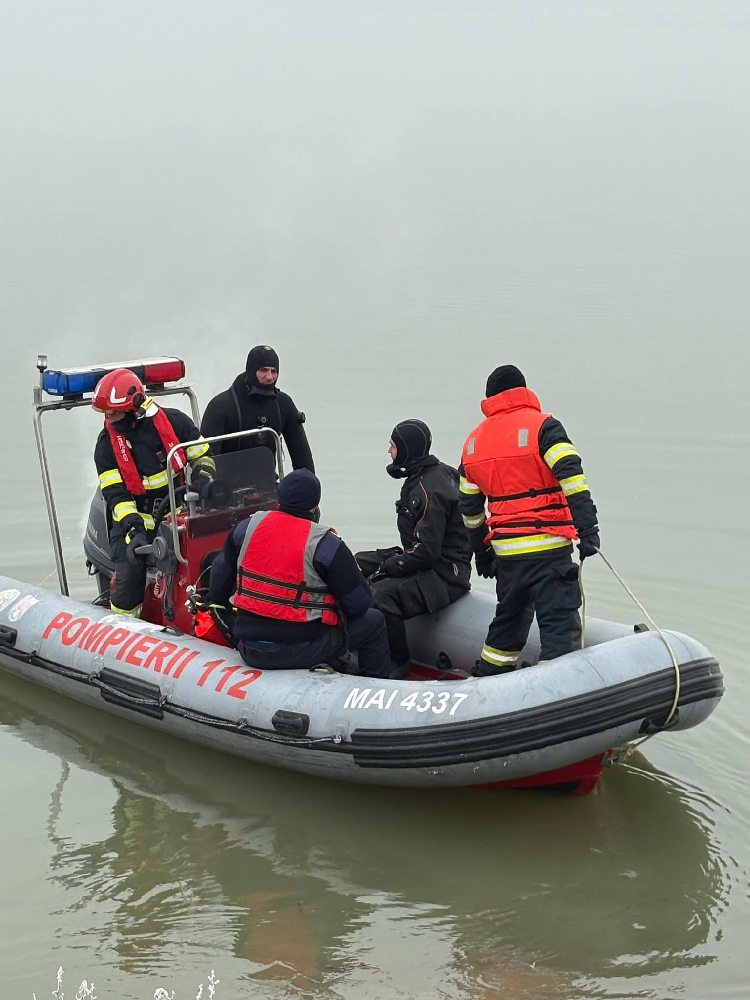 În această dimineață, salvatorii au fost alertați de dispariția unui marinar pe Dunăre, în zona localității Islaz, din jud. Teleorman (km 606)
