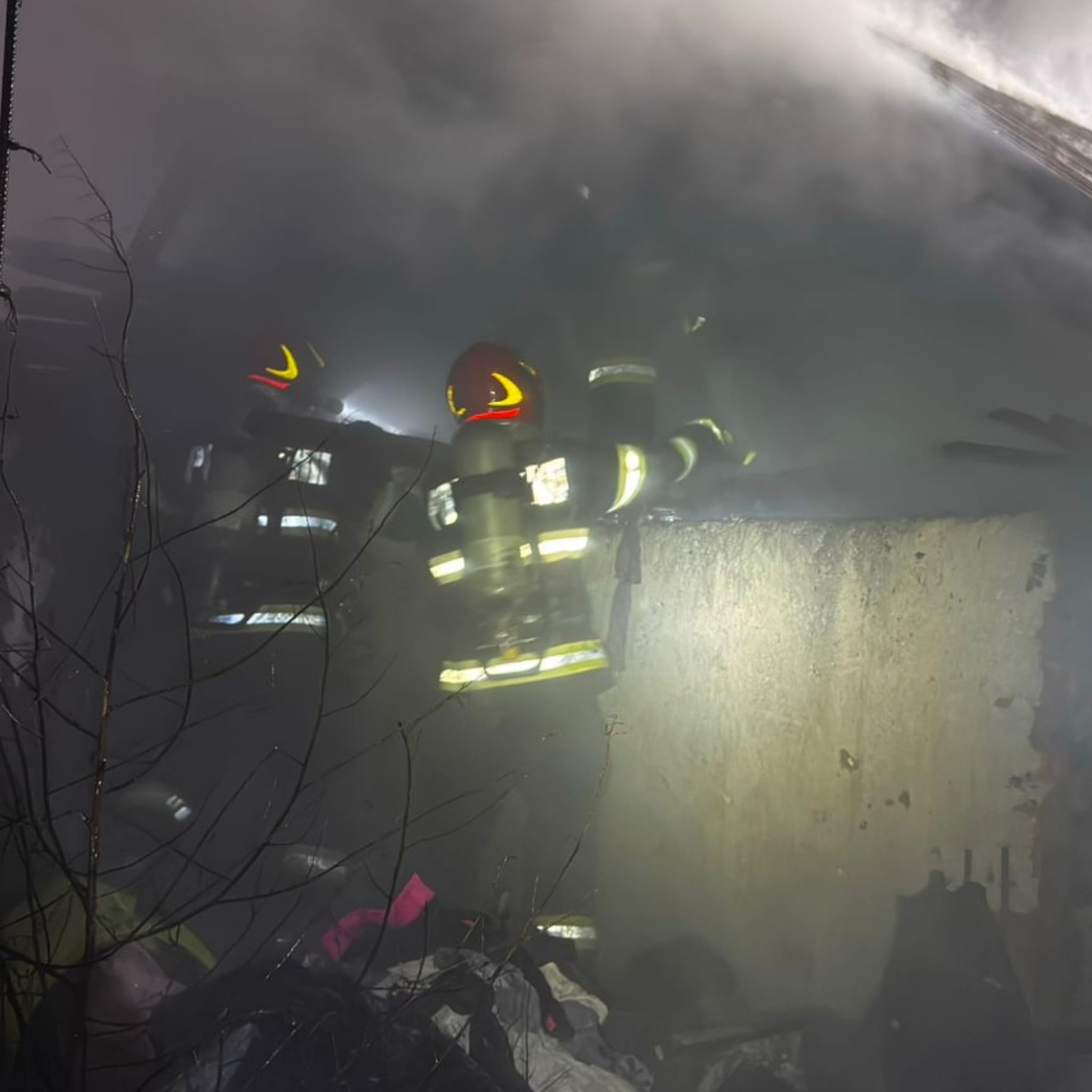 Un bărbat, în vârstă de 71 de ani, și-a pierdut viața într-un incendiu care a izbucnit, aseară, într-o casă din Mihăilești