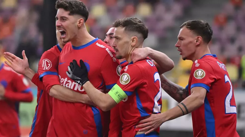 Cine transmite la TV FCSB – Fenerbahce. Meciul începe la ora 22:00. Campioana României are 7% șanse de calificare în faza următoare a Ligii Europa