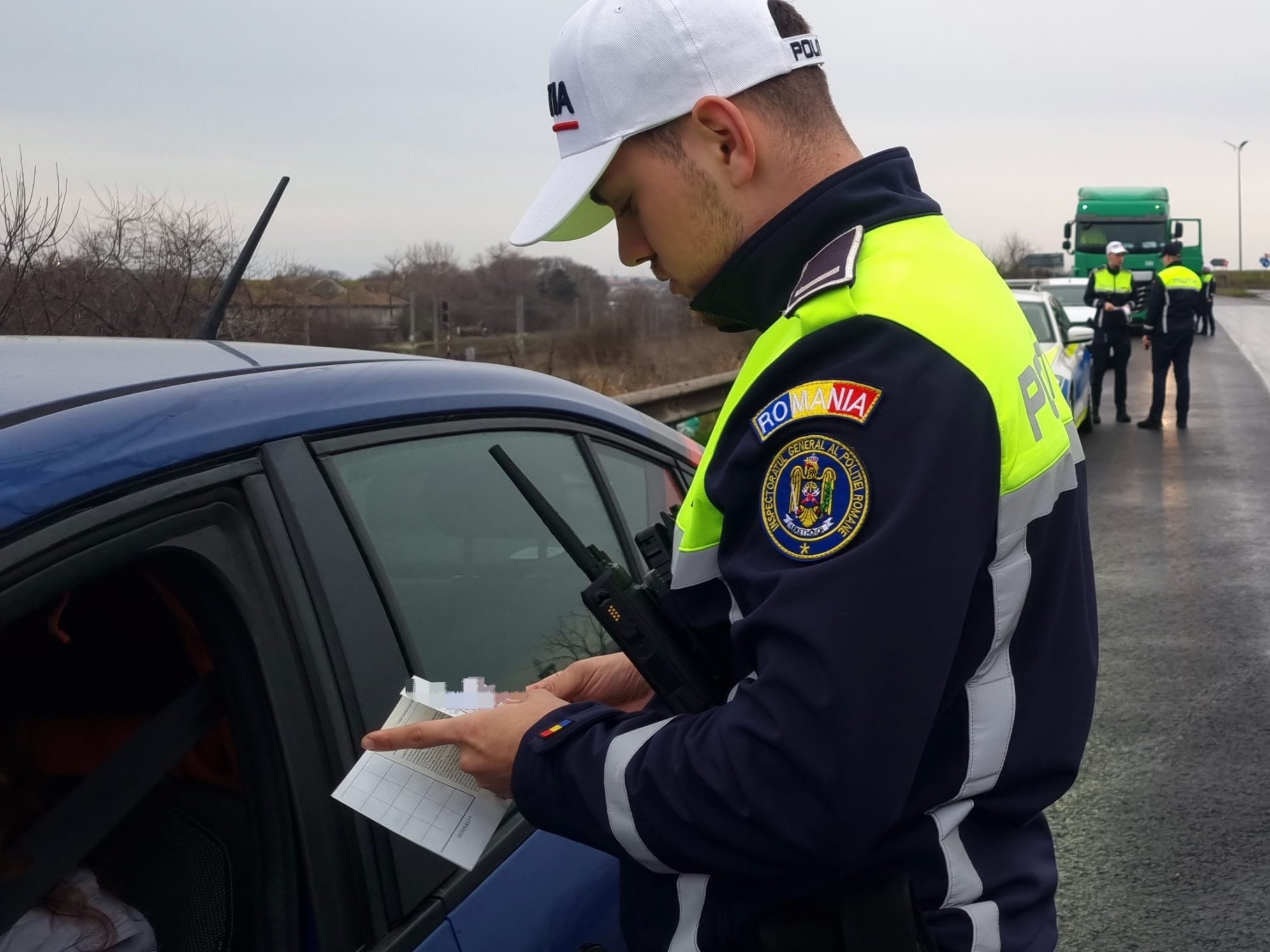 BĂRBAT SURPRINS LA VOLAN DEȘI FIGURA CU DREPTUL DE A CONDUCE SUSPENDAT