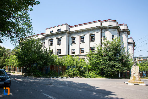 Clădirea cunoscută de mulți giurgiuveni drept ”fosta clădire a Prefecturii” nu aparține municipiului Giurgiu, ci se află în administrarea Ministerului Afacerilor Interne