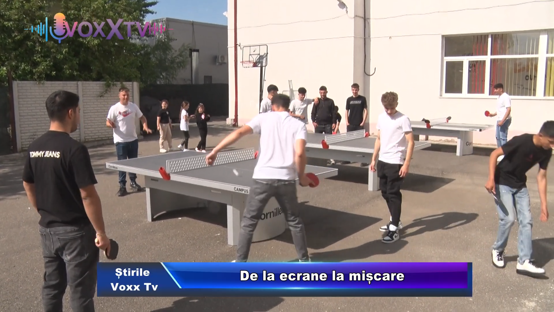 De la ecrane la mișcare
