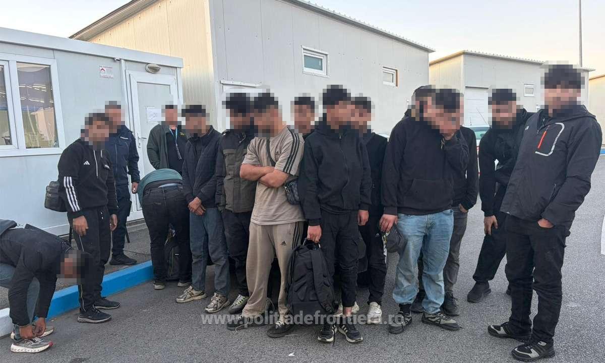Paisprezece irakieni descoperiți ascunși într-un camion care transporta apă