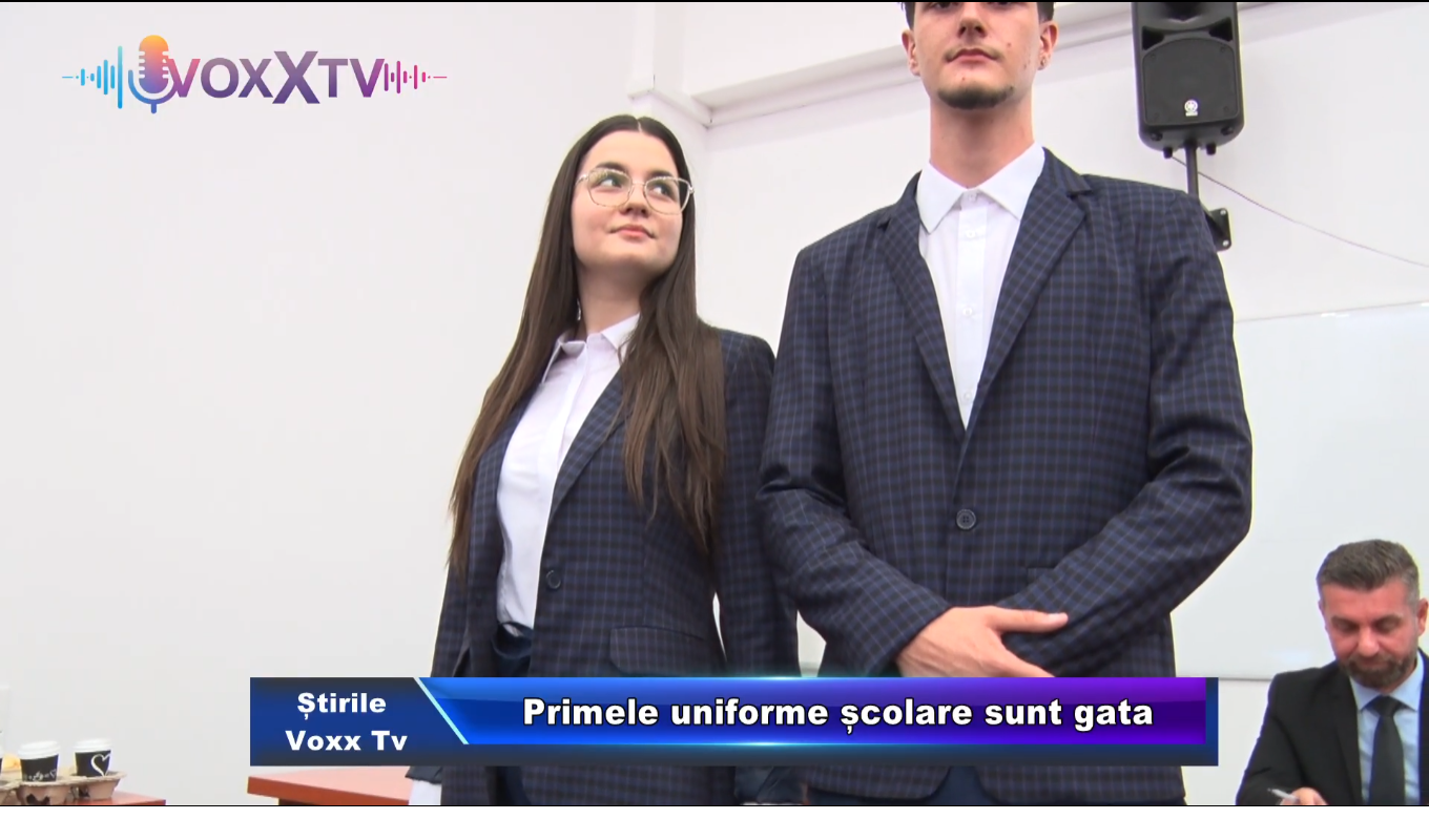 Primele uniforme școlare sunt gata